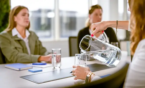 <img width="200" alt="Reasons business office glass water 2" src="https://www.culligan.nl/wp-content/themes/culligan-emea/img/four-reasons-module//reasons-business-office-glass-water-2.webp" /> Reasons business office glass water 2