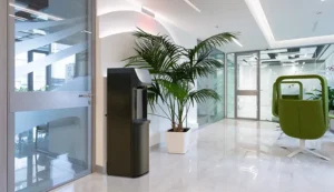 Contactloze waterdispenser: hygiënisch water tappen op de werkplek